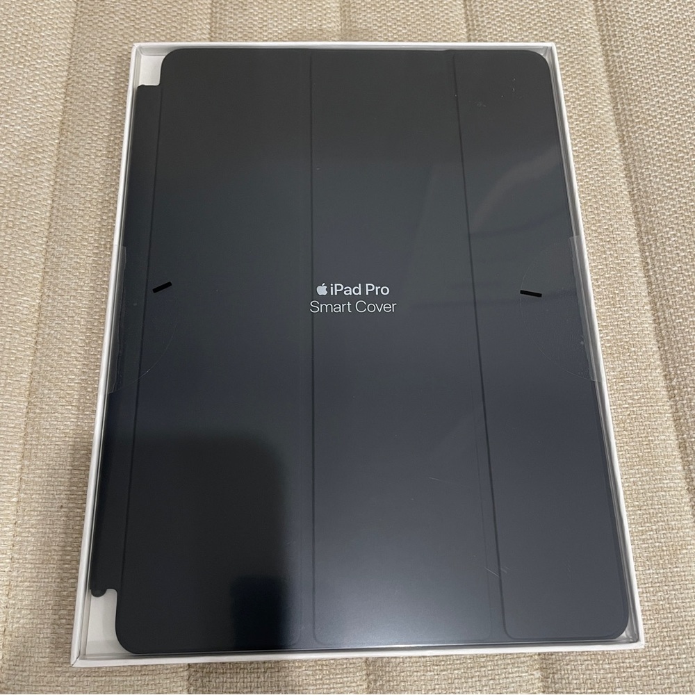 NEW Apple iPad Pro 10.5-inch Smart Cover Charcoal‎ Gray MU7P2ZM/A